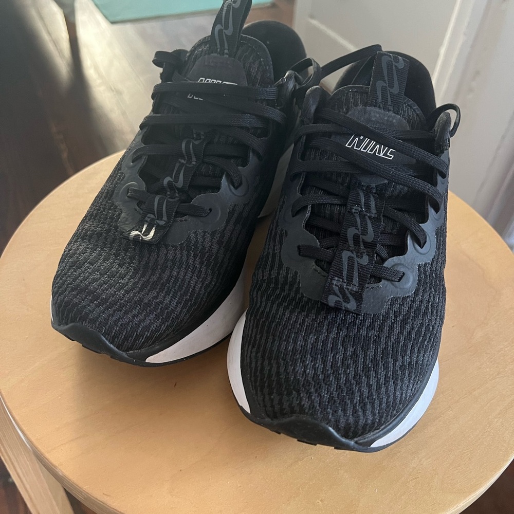 Nike Motiva Sneakers